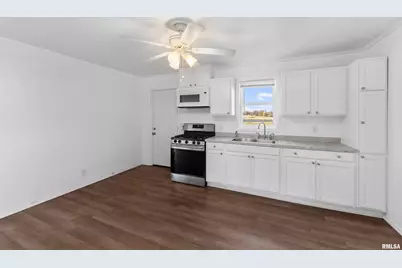 3221 66th Avenue, Moline, IL 61265 - Photo 9