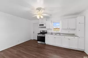 3221 66th Ave, Moline, IL 61265 - Photo 9