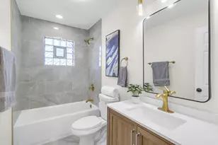 426 S Cedarcrest Dr, Schaumburg, IL 60193 - Photo 11