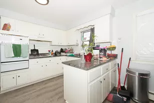 2529 N 75th Ct, Elmwood Park, IL 60707 - Photo 23