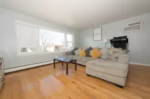 2529 N 75th Ct, Elmwood Park, IL 60707 - Photo 5