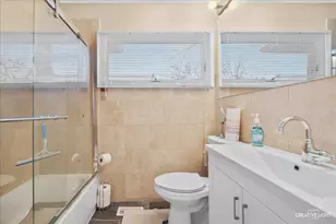 106 Blackhawk Dr, Park Forest, IL 60466 - Photo 9