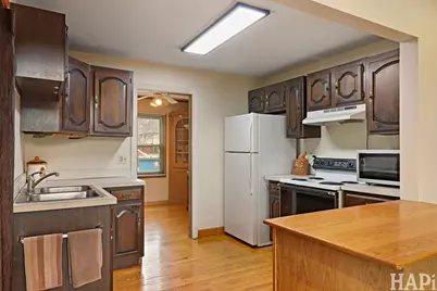 911 Elmdale Road, Glenview, IL 60025 - Photo 7