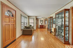 911 Elmdale Rd, Glenview, IL 60025 - Photo 3