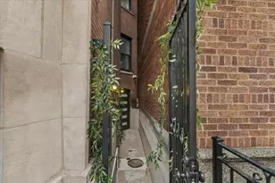 3020 N Sheridan Rd, Chicago, IL 60657 - Photo 3