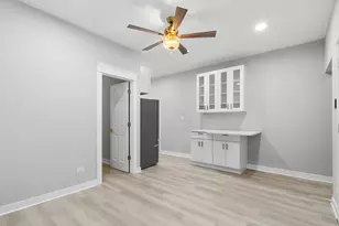 1127 W Farwell Ave, Chicago, IL 60626 - Photo 5