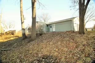 451 31st Ave, East Moline, IL 61244 - Photo 3