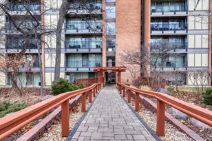 6010 Oakwood Dr, Lisle, IL 60532 - Photo 1