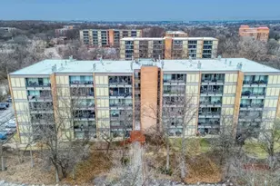 6010 Oakwood Dr, Lisle, IL 60532 - Photo 29