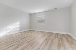 3 N Victoria Ln, Streamwood, IL 60107 - Photo 5