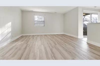 3 N Victoria Lane #B, Streamwood, IL 60107 - Photo 3