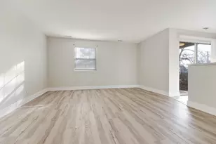 3 N Victoria Ln, Streamwood, IL 60107 - Photo 3