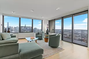 1560 N Sandburg Terrace, Chicago, IL 60610 - Photo 5