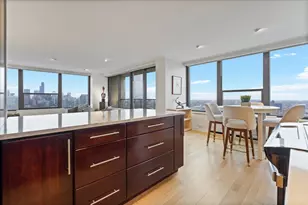 1560 N Sandburg Terrace, Chicago, IL 60610 - Photo 13