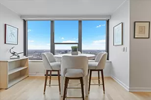 1560 N Sandburg Terrace, Chicago, IL 60610 - Photo 15