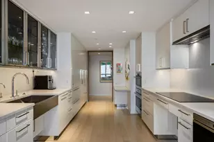 180 E Pearson St, Chicago, IL 60611 - Photo 19