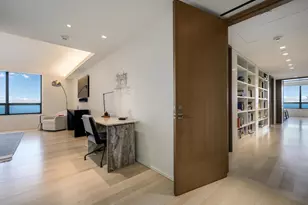 180 E Pearson St, Chicago, IL 60611 - Photo 33