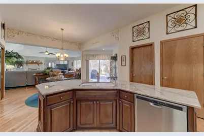 8502 Meadows Edge Trail, Tinley Park, IL 60487 - Photo 9