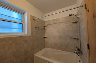 1502 W Hollywood Ave, Chicago, IL 60660 - Photo 15
