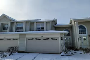 615 Newbury Ln, Schaumburg, IL 60173 - Photo 1