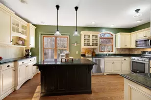 39W113 Ridge Line Rd, Saint Charles, IL 60175 - Photo 9