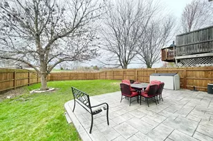 452 Gloria Ln, Oswego, IL 60543 - Photo 17