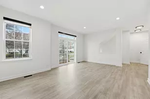 1124 Bartholdi Ct, Carol Stream, IL 60188 - Photo 5