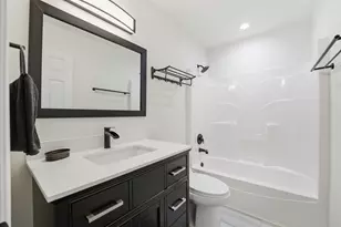 1124 Bartholdi Ct, Carol Stream, IL 60188 - Photo 23