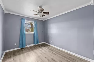 212 N 7th St, Cissna Park, IL 60924 - Photo 17