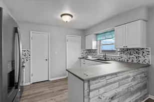 212 N 7th St, Cissna Park, IL 60924 - Photo 13