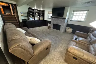 2212 12th Ave, Sterling, IL 61081 - Photo 9