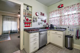 396 S Wildwood Ave, Kankakee, IL 60901 - Photo 7