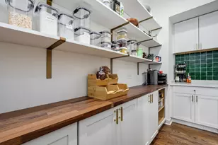 1445 W Huron St, Chicago, IL 60642 - Photo 11