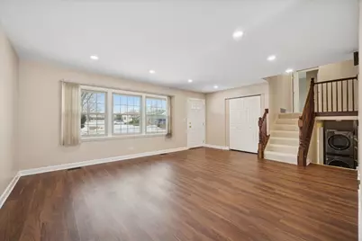 7211 Longmeadow Lane, Hanover Park, IL 60133 - Photo 3