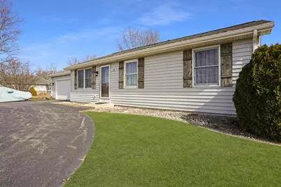 135 N Cook Street, Braidwood, IL 60408 - Photo 3