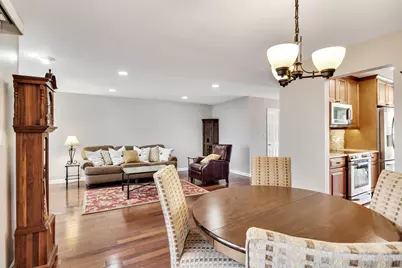 66 Hunt Trail, Lake Barrington, IL 60010 - Photo 9