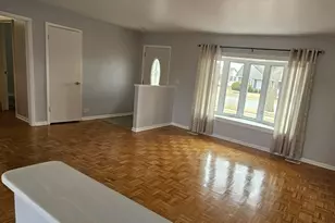 266 Trowbridge Rd, Elk Grove Village, IL 60007 - Photo 3