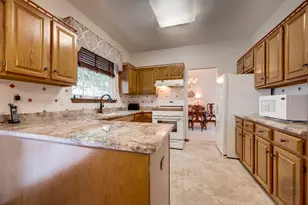 4606 Carrier Cir, Plainfield, IL 60586 - Photo 13