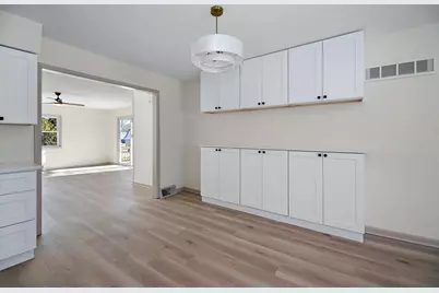 208 Sycamore Lane, Momence, IL 60954 - Photo 5