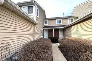 165 Winchester Dr, Streamwood, IL 60107 - Photo 3
