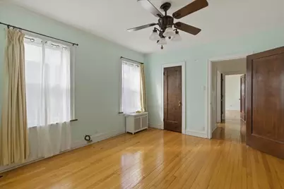 7409 N Claremont Avenue #1, Chicago, IL 60645 - Photo 9