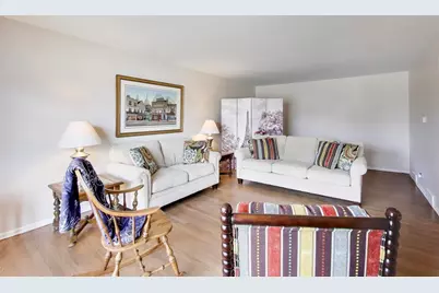 2013 N Windsor Drive, Arlington Heights, IL 60004 - Photo 5