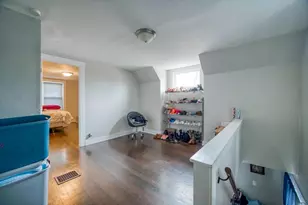 702 Jackson St, Aurora, IL 60505 - Photo 11