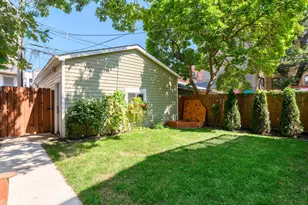 2852 W Fletcher St, Chicago, IL 60618 - Photo 33