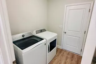 2222 Maggie Ln, Sycamore, IL 60178 - Photo 11