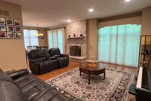 1231 Caroline Ct, Vernon Hills, IL 60061 - Photo 5