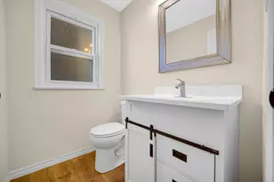 10558 S Prairie Ave, Chicago, IL 60628 - Photo 11