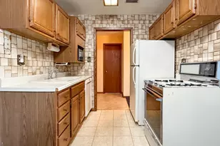 8970 N Parkside Ave, Des Plaines, IL 60016 - Photo 5