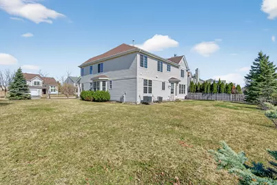 359 W Asbury Drive, Round Lake, IL 60073 - Photo 35