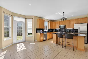 359 W Asbury Dr, Round Lake, IL 60073 - Photo 9